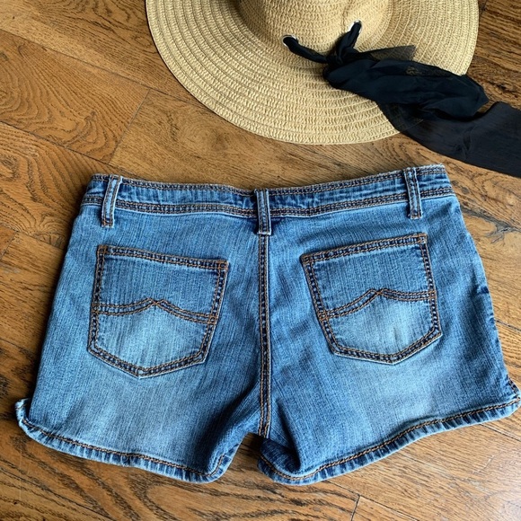 Jou Jou‎ Denim Shorts - Picture 9 of 10